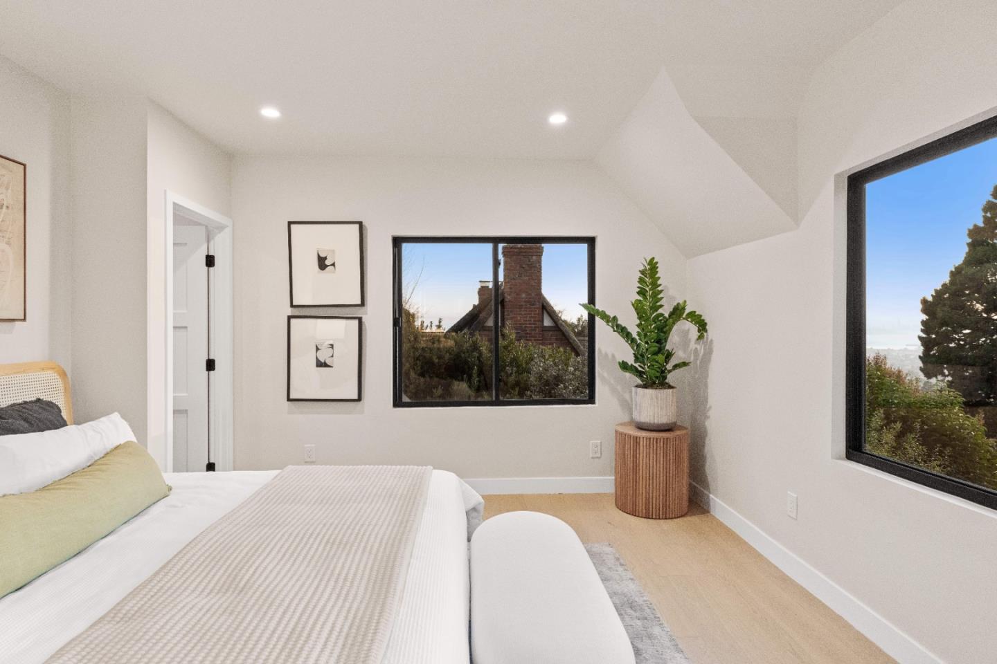 Detail Gallery Image 31 of 41 For 770 Santa Barbara Rd, Berkeley,  CA 94707 - 5 Beds | 3/1 Baths