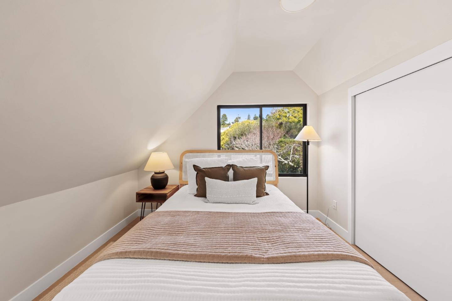 Detail Gallery Image 33 of 41 For 770 Santa Barbara Rd, Berkeley,  CA 94707 - 5 Beds | 3/1 Baths