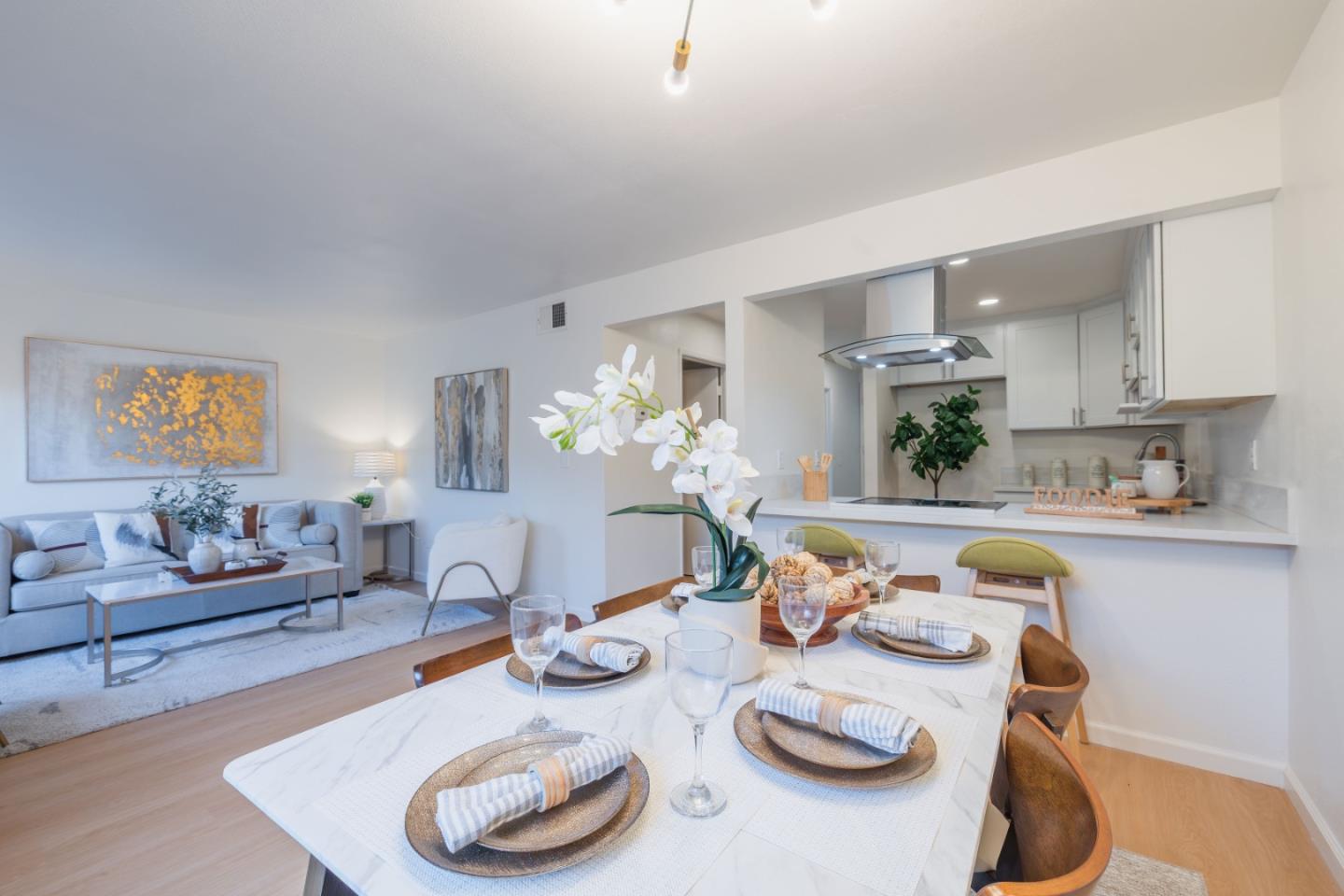 Detail Gallery Image 10 of 30 For 2005 Quadros Ln, San Jose,  CA 95131 - 4 Beds | 1/1 Baths