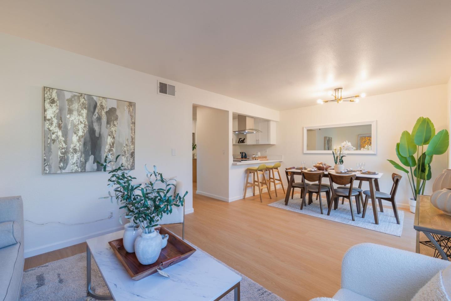 Detail Gallery Image 12 of 30 For 2005 Quadros Ln, San Jose,  CA 95131 - 4 Beds | 1/1 Baths