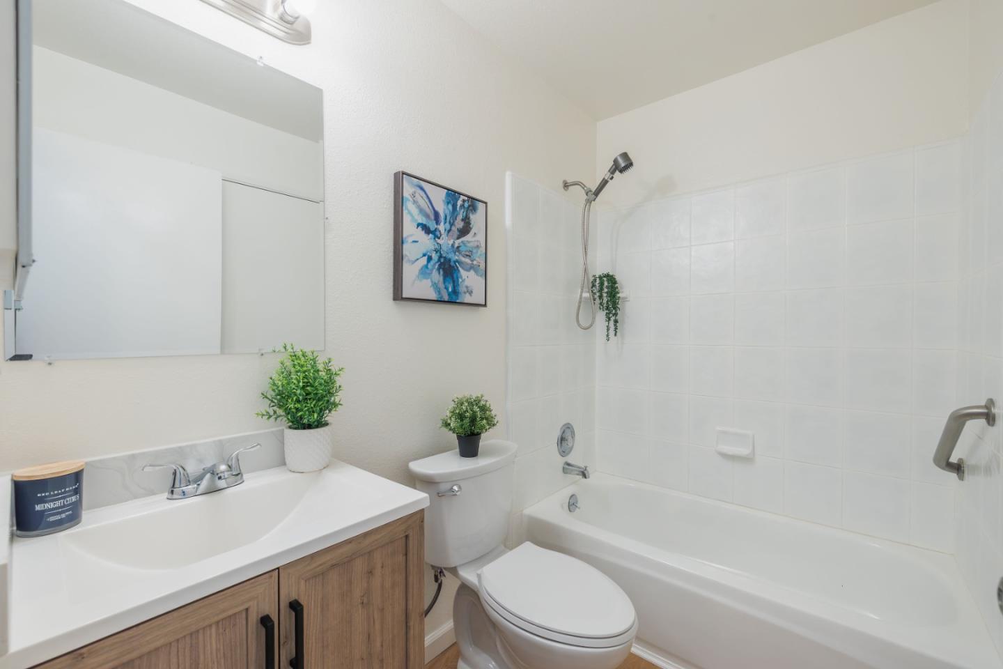 Detail Gallery Image 15 of 30 For 2005 Quadros Ln, San Jose,  CA 95131 - 4 Beds | 1/1 Baths