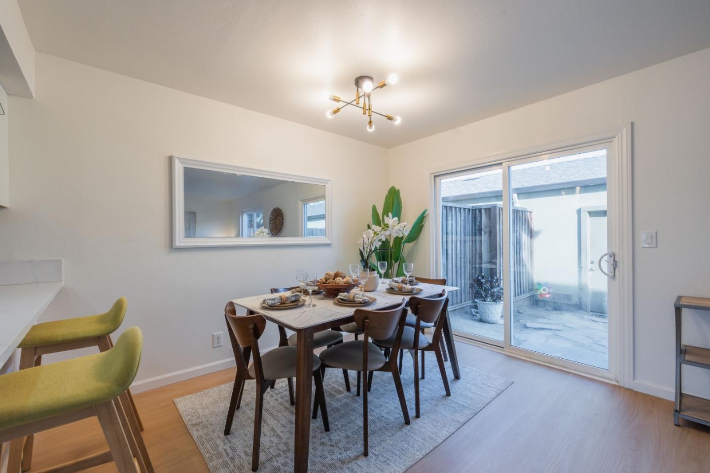 Detail Gallery Image 8 of 30 For 2005 Quadros Ln, San Jose,  CA 95131 - 4 Beds | 1/1 Baths