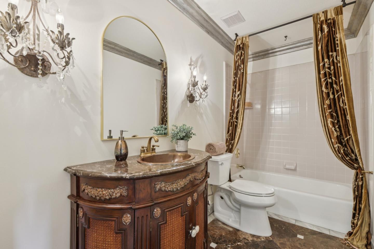 Detail Gallery Image 15 of 41 For 17864 Holiday Dr, Morgan Hill,  CA 95037 - 4 Beds | 3/1 Baths