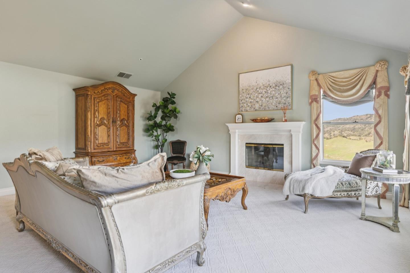 Detail Gallery Image 22 of 41 For 17864 Holiday Dr, Morgan Hill,  CA 95037 - 4 Beds | 3/1 Baths