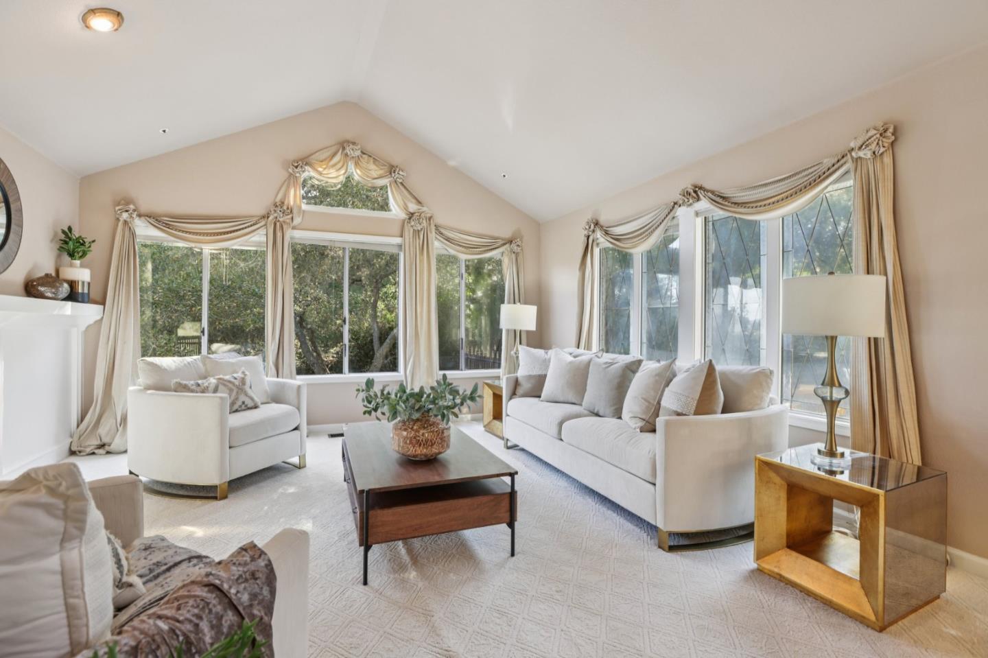 Detail Gallery Image 5 of 41 For 17864 Holiday Dr, Morgan Hill,  CA 95037 - 4 Beds | 3/1 Baths