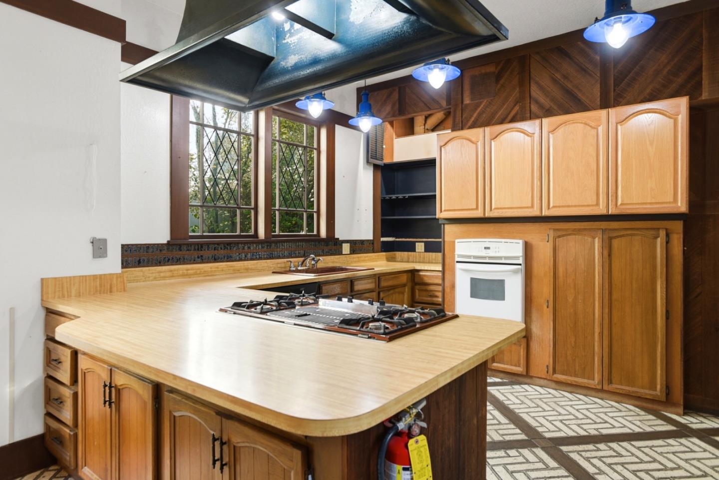 Detail Gallery Image 17 of 60 For 137 Elm St, San Mateo,  CA 94401 - 4 Beds | 3 Baths