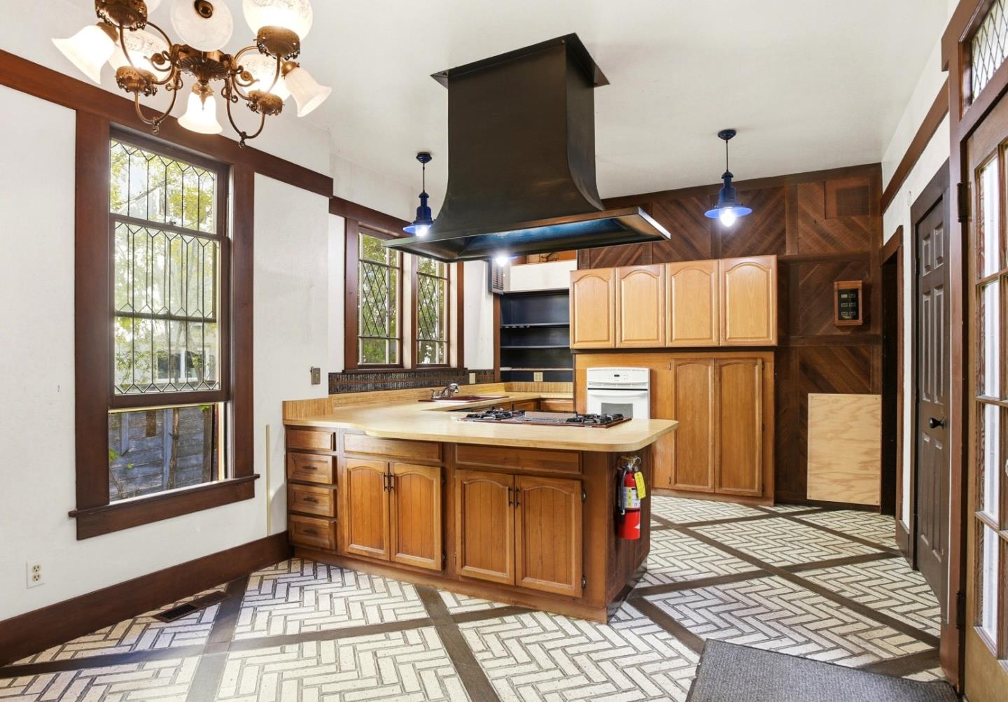 Detail Gallery Image 18 of 60 For 137 Elm St, San Mateo,  CA 94401 - 4 Beds | 3 Baths