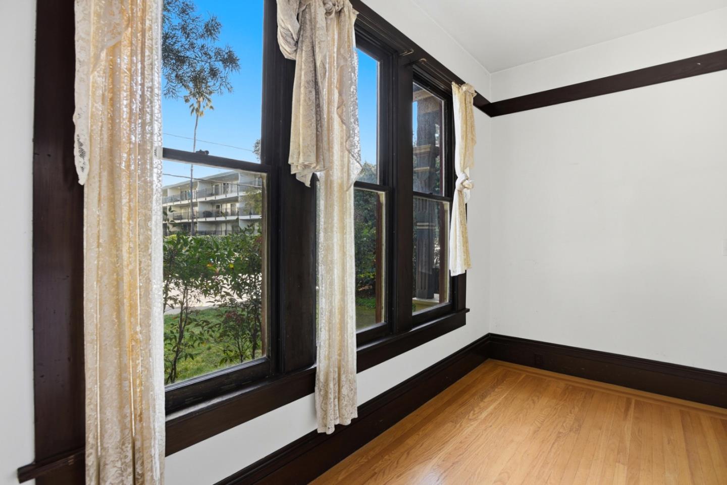 Detail Gallery Image 35 of 60 For 137 Elm St, San Mateo,  CA 94401 - 4 Beds | 3 Baths