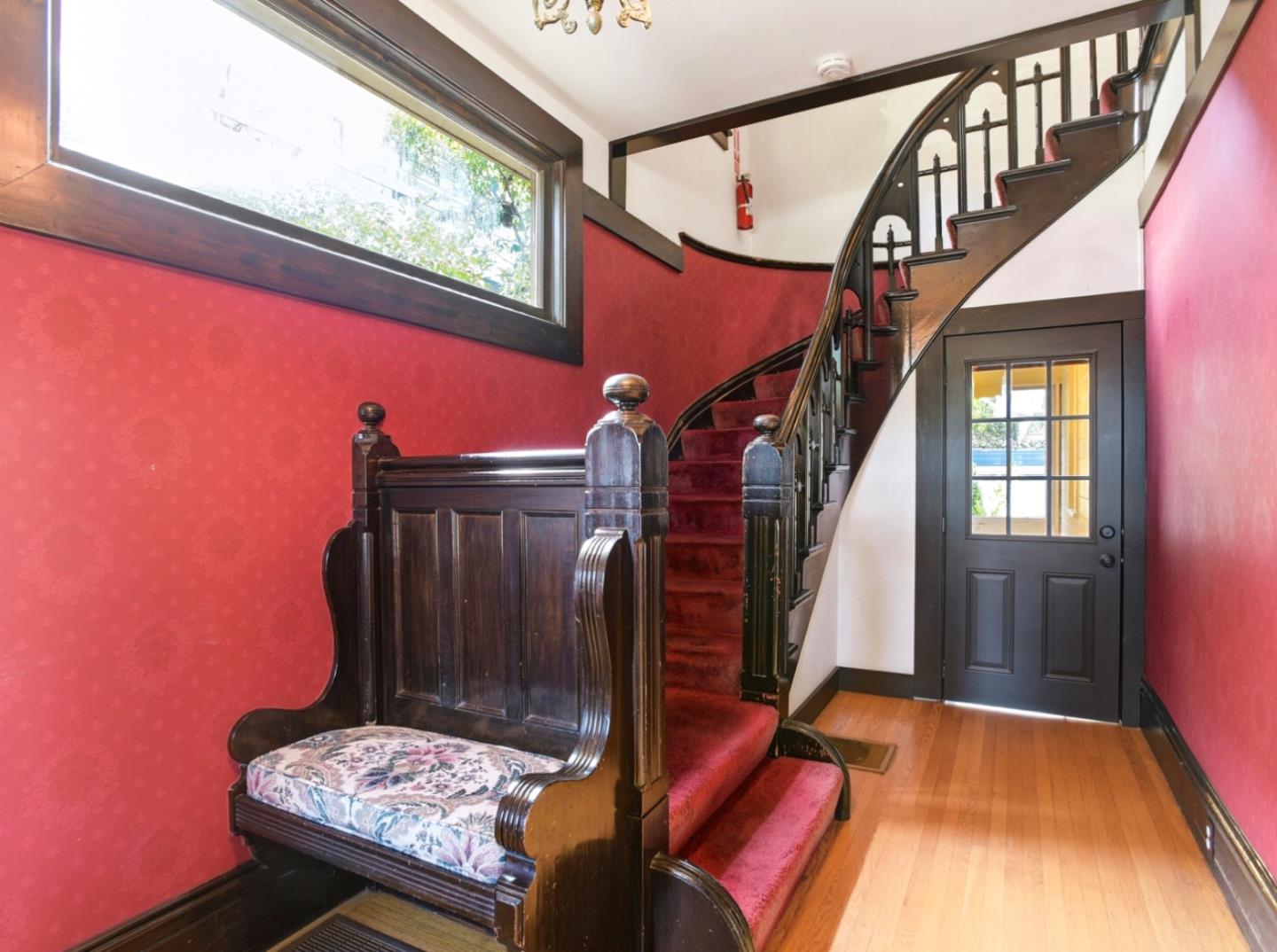 Detail Gallery Image 4 of 60 For 137 Elm St, San Mateo,  CA 94401 - 4 Beds | 3 Baths