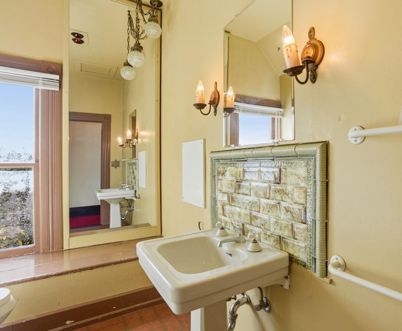 Detail Gallery Image 40 of 60 For 137 Elm St, San Mateo,  CA 94401 - 4 Beds | 3 Baths