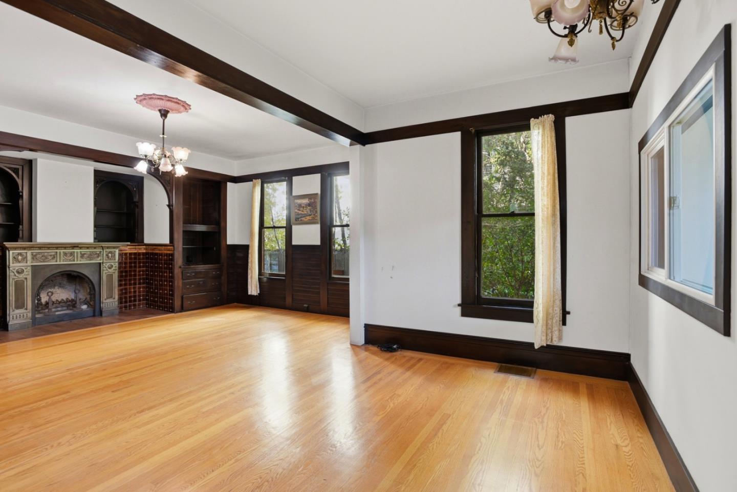 Detail Gallery Image 8 of 60 For 137 Elm St, San Mateo,  CA 94401 - 4 Beds | 3 Baths