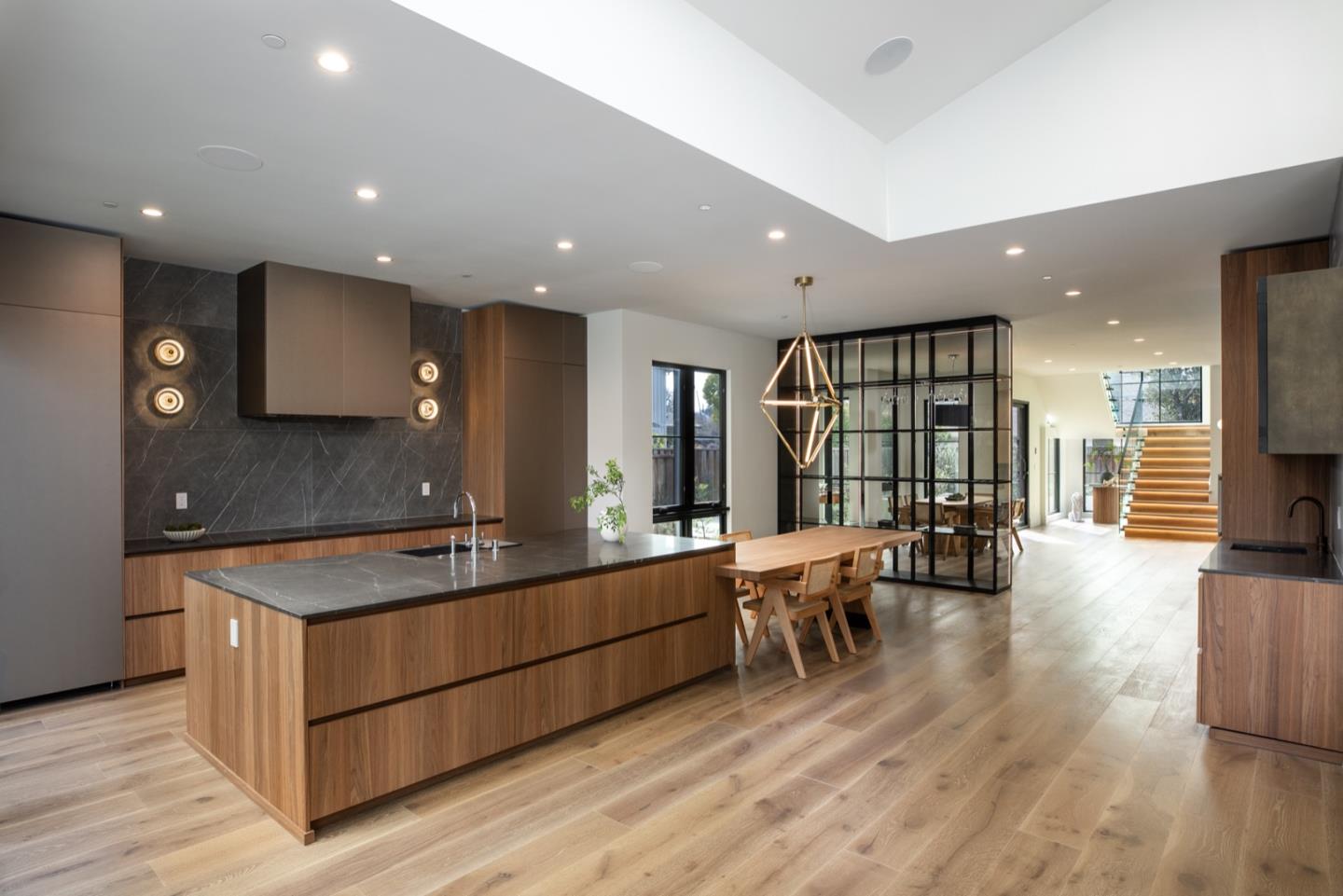 Detail Gallery Image 6 of 23 For 1866 Valparaiso Ave, Menlo Park,  CA 94025 - 5 Beds | 5/1 Baths