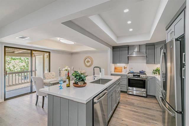 Detail Gallery Image 10 of 60 For 5155 Cribari Knls, San Jose,  CA 95135 - 2 Beds | 2 Baths