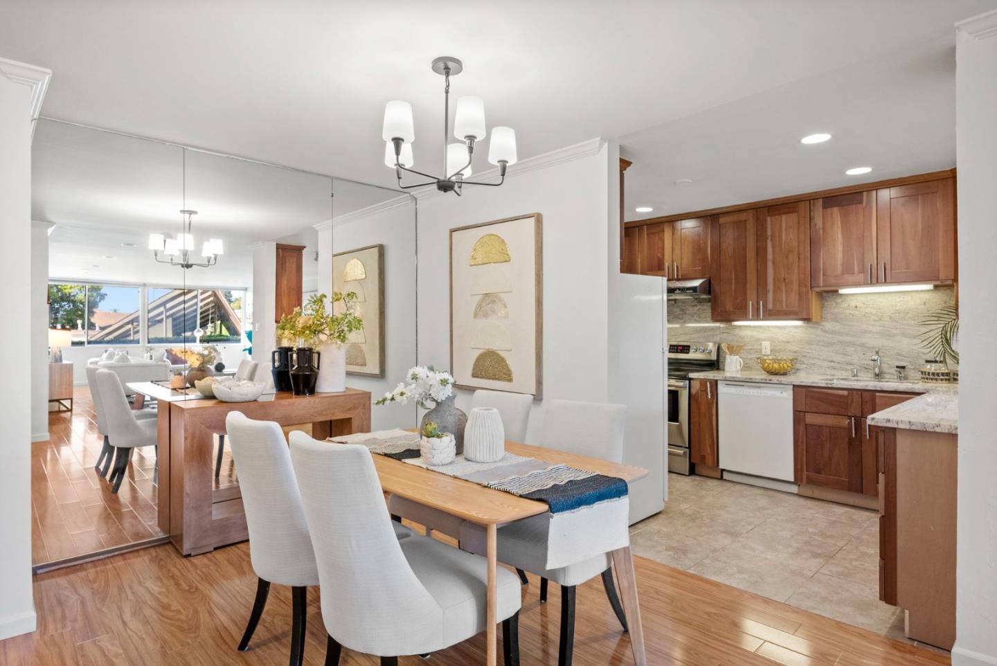 Detail Gallery Image 13 of 55 For 200 Elm St #102,  San Mateo,  CA 94401 - 3 Beds | 2 Baths