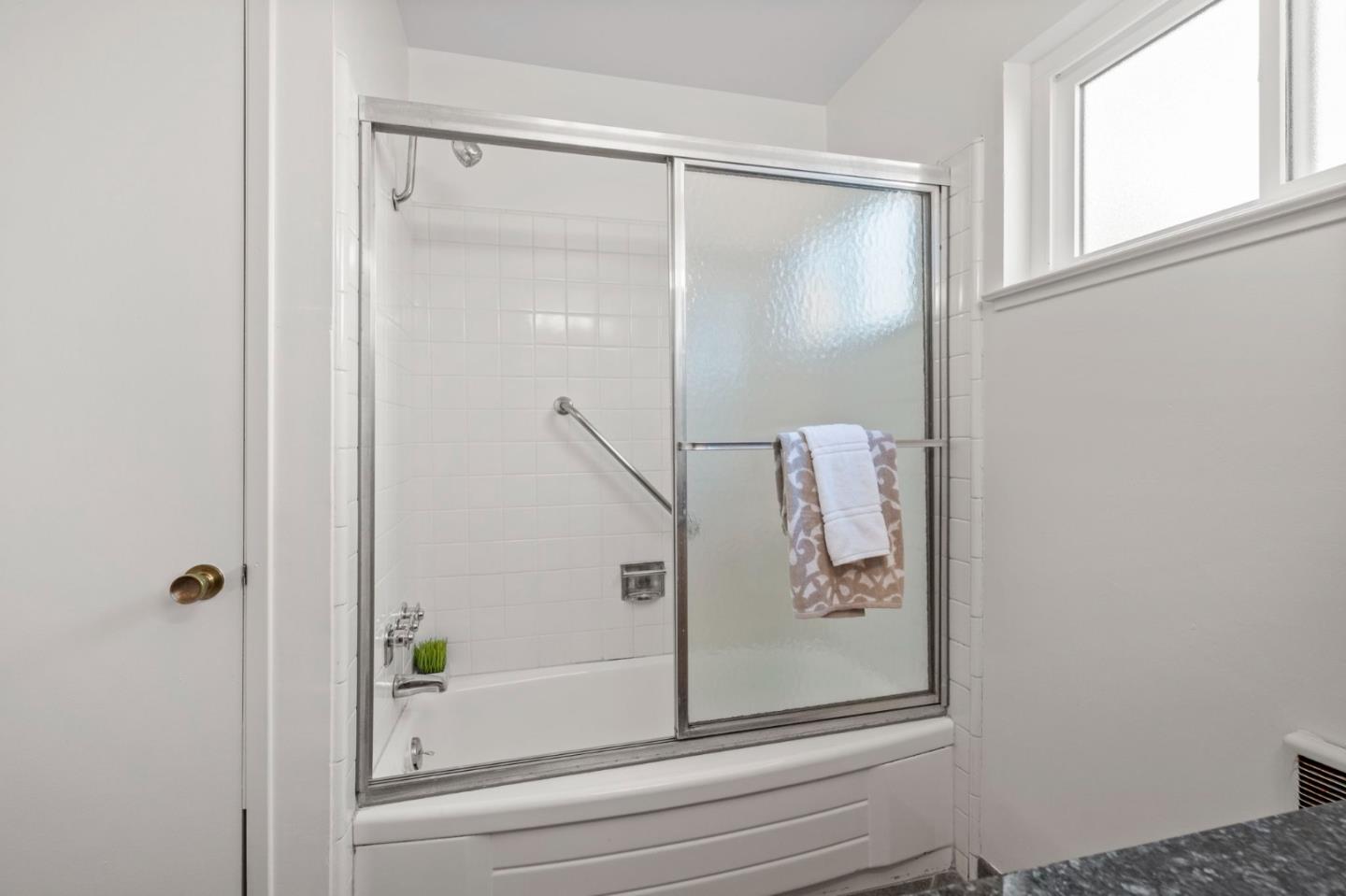 Detail Gallery Image 35 of 55 For 200 Elm St #102,  San Mateo,  CA 94401 - 3 Beds | 2 Baths