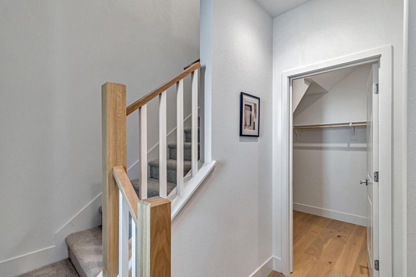 Detail Gallery Image 4 of 35 For 1112 Juana Ct, Palo Alto,  CA 94303 - 3 Beds | 3 Baths