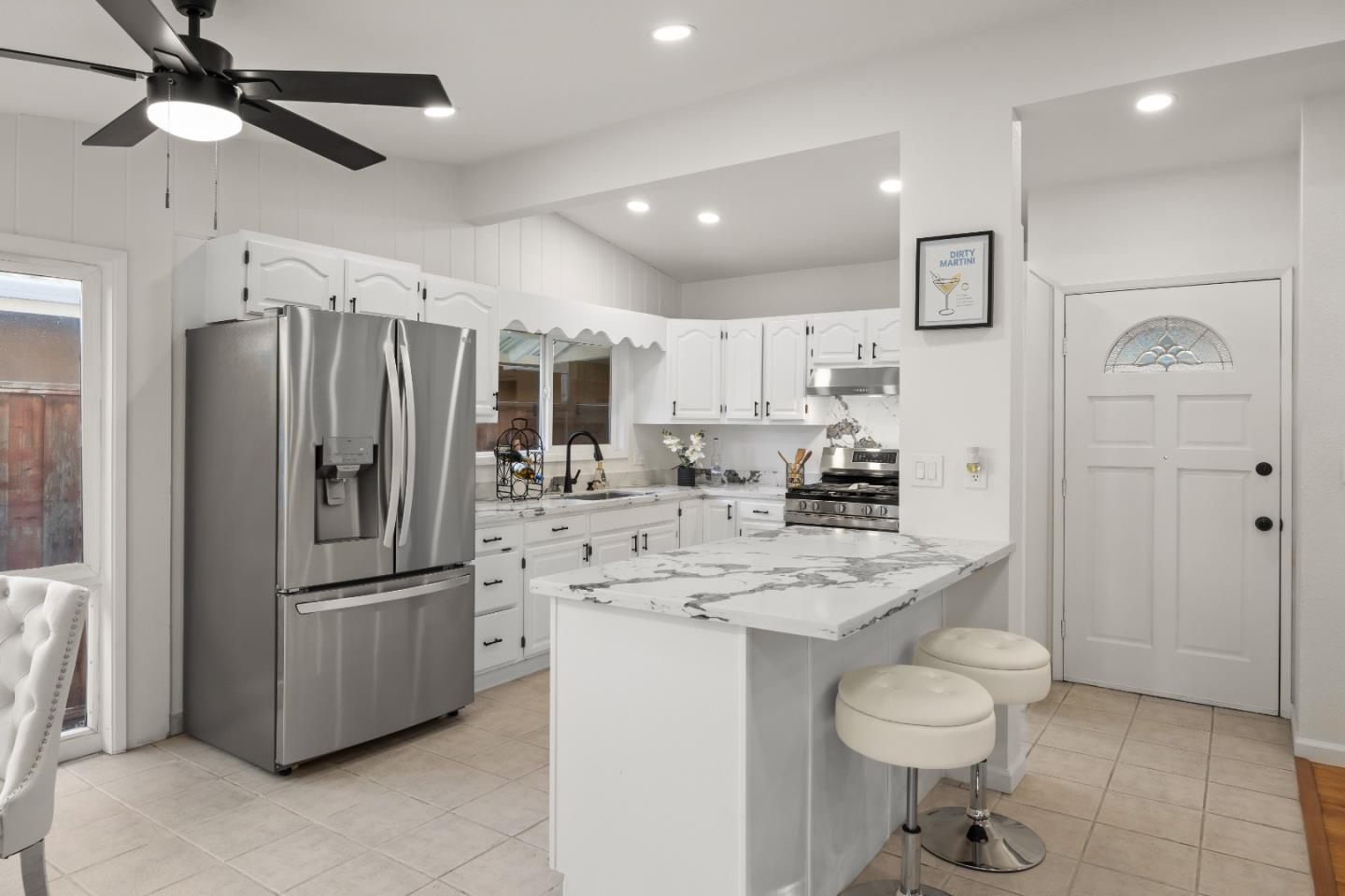 Detail Gallery Image 5 of 65 For 3332 Pepper Tree Ln, San Jose,  CA 95127 - 3 Beds | 1/1 Baths