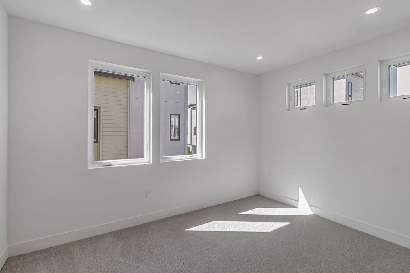 Detail Gallery Image 11 of 25 For 1115 Juana Ct, Palo Alto,  CA 94303 - 3 Beds | 3/1 Baths