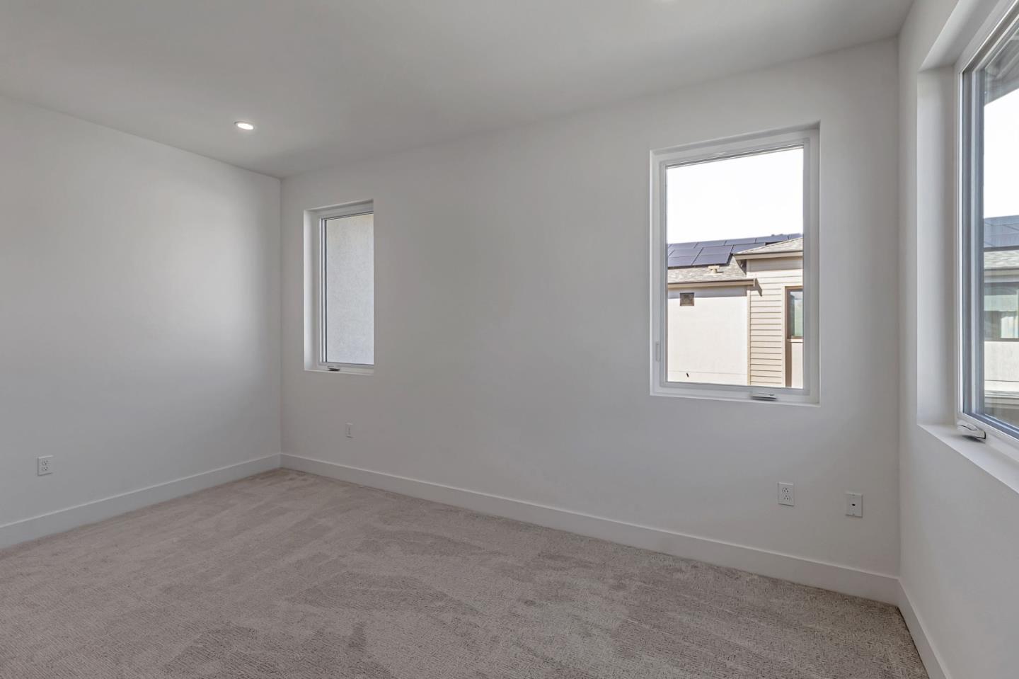 Detail Gallery Image 13 of 25 For 1115 Juana Ct, Palo Alto,  CA 94303 - 3 Beds | 3/1 Baths