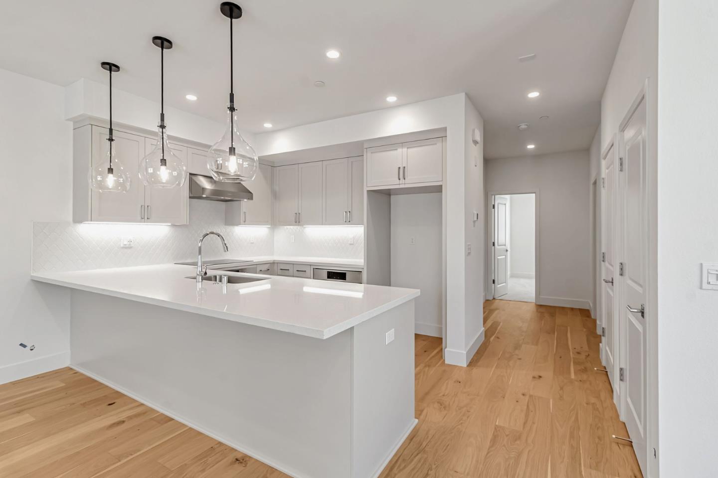 Detail Gallery Image 5 of 25 For 1115 Juana Ct, Palo Alto,  CA 94303 - 3 Beds | 3/1 Baths