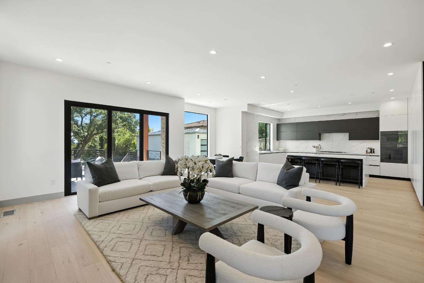 Detail Gallery Image 11 of 62 For 1127 Hillslope Pl, Los Altos,  CA 94024 - 6 Beds | 5/2 Baths