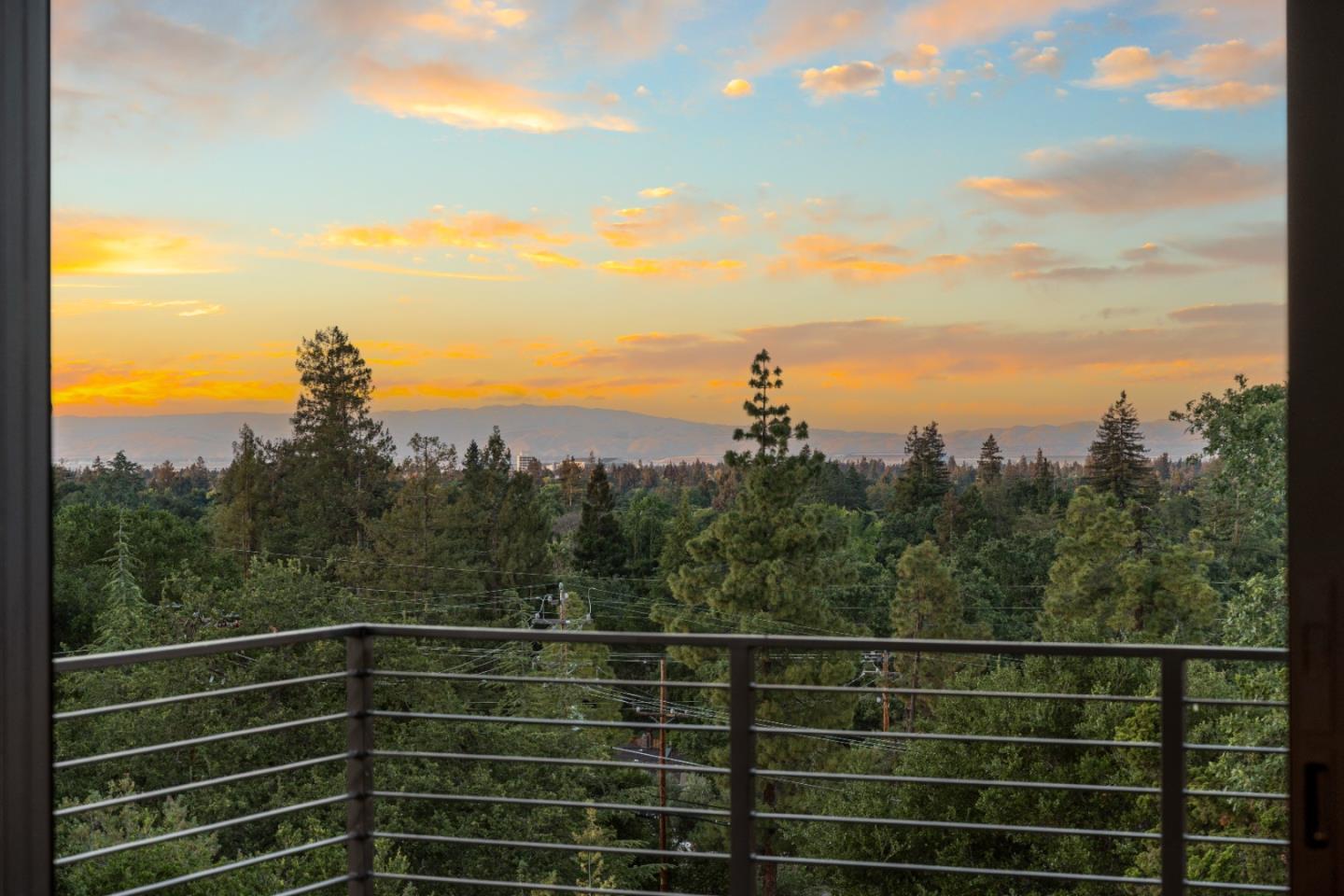 Detail Gallery Image 27 of 62 For 1127 Hillslope Pl, Los Altos,  CA 94024 - 6 Beds | 5/2 Baths