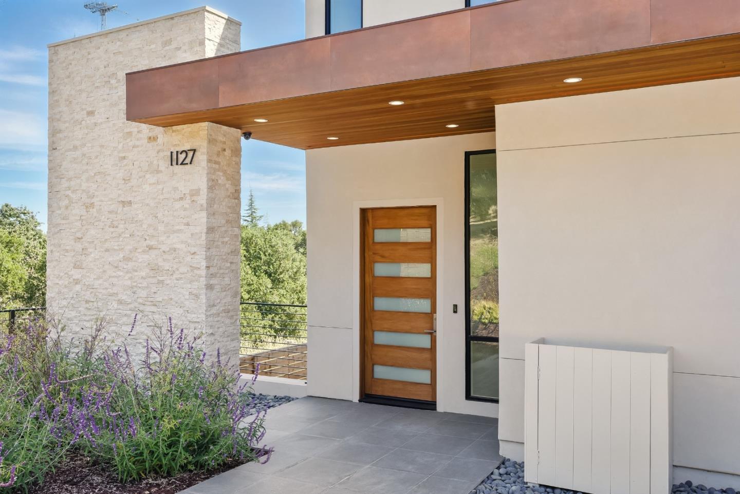 Detail Gallery Image 4 of 62 For 1127 Hillslope Pl, Los Altos,  CA 94024 - 6 Beds | 5/2 Baths