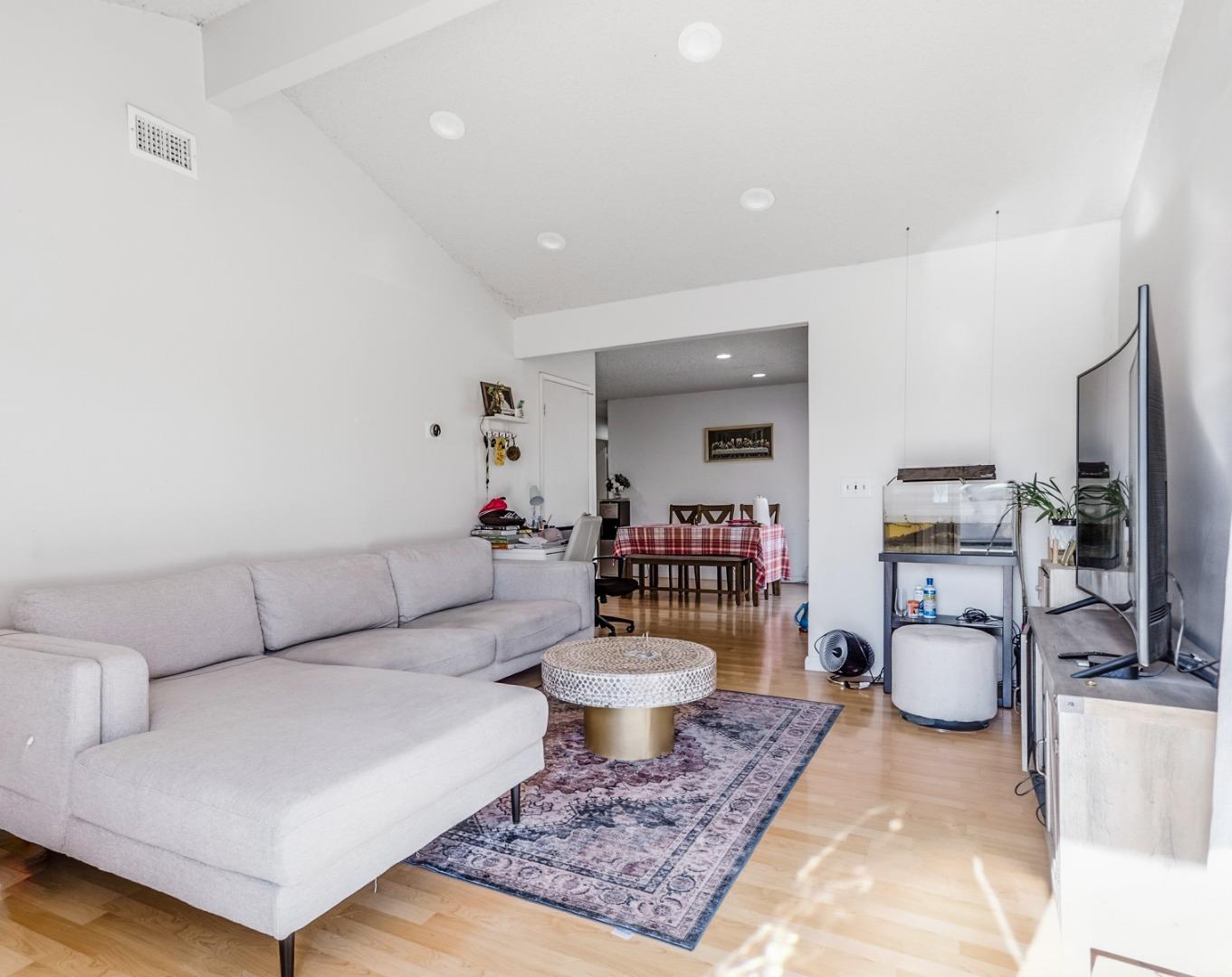 Detail Gallery Image 7 of 22 For 1127 Spiro Dr, San Jose,  CA 95116 - 3 Beds | 2 Baths