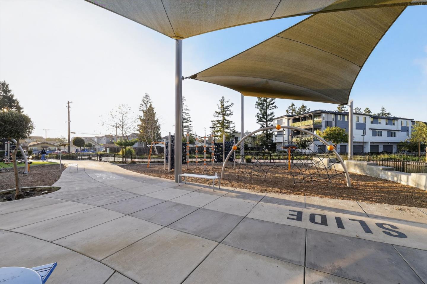 Detail Gallery Image 5 of 37 For 392 Line St, Hayward,  CA 94544 - 4 Beds | 3/1 Baths