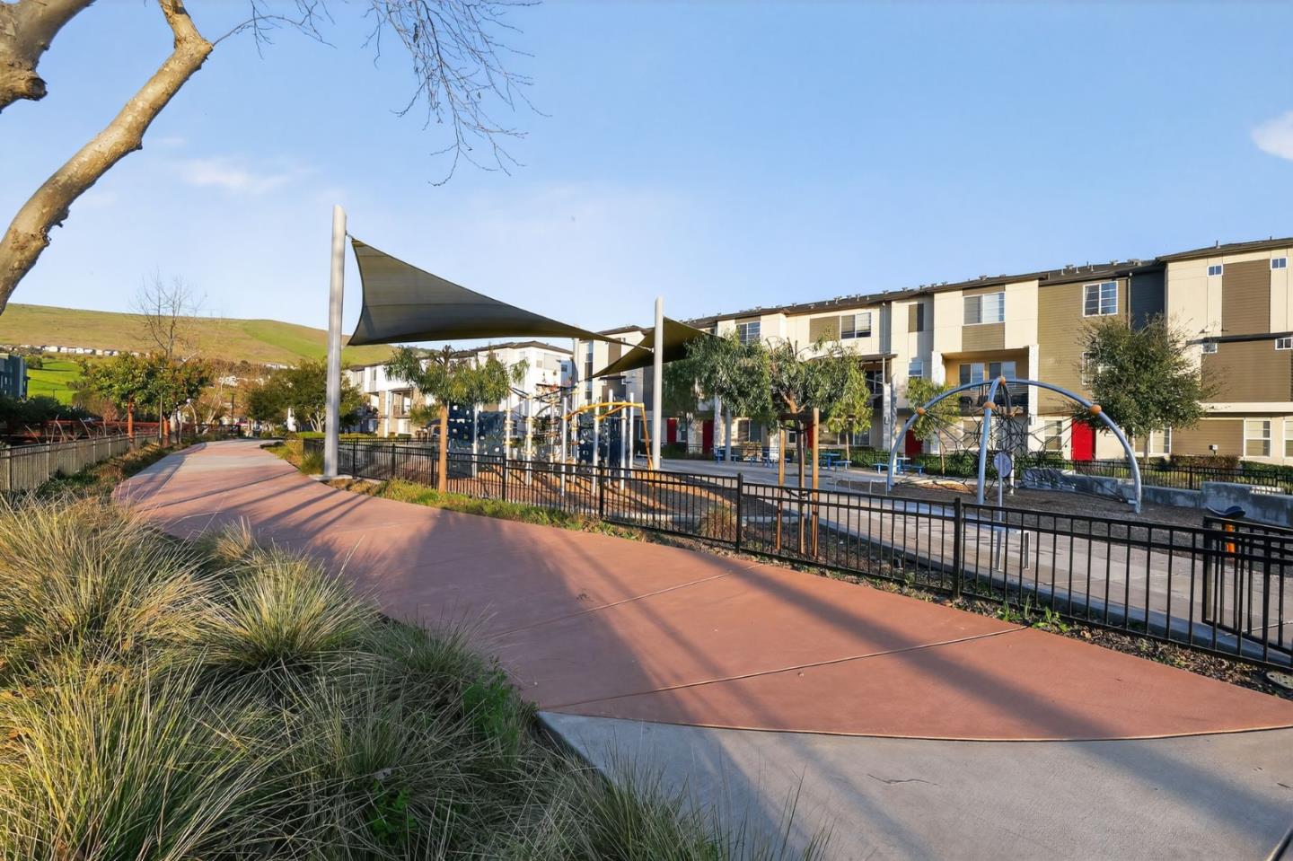 Detail Gallery Image 8 of 37 For 392 Line St, Hayward,  CA 94544 - 4 Beds | 3/1 Baths