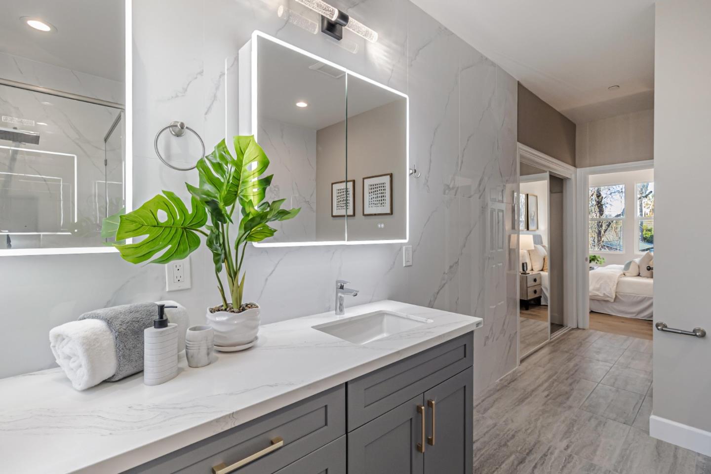 Detail Gallery Image 12 of 44 For 304-308 Redwood Ave, Redwood City,  CA 94061 - 7 Beds | 5/1 Baths