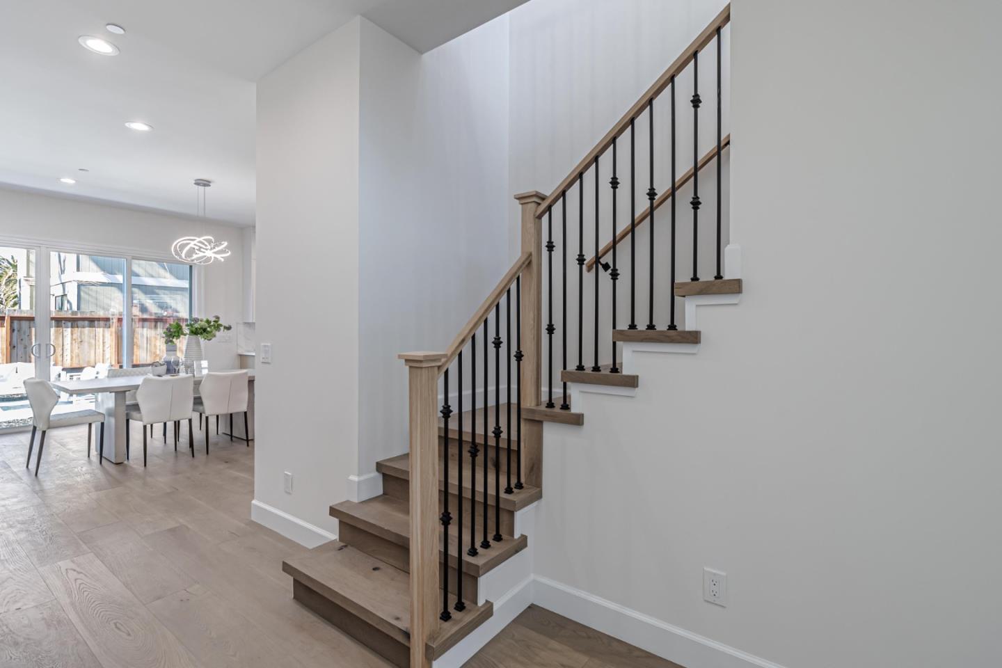 Detail Gallery Image 17 of 44 For 304-308 Redwood Ave, Redwood City,  CA 94061 - 7 Beds | 5/1 Baths