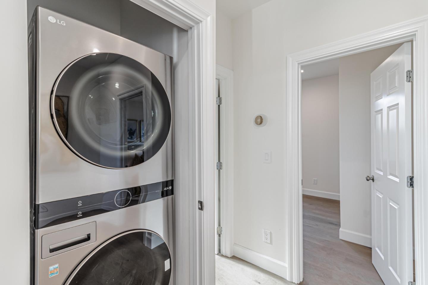 Detail Gallery Image 19 of 44 For 304-308 Redwood Ave, Redwood City,  CA 94061 - 7 Beds | 5/1 Baths