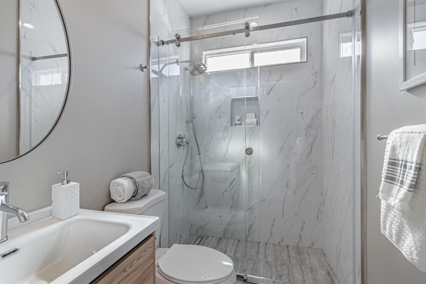 Detail Gallery Image 21 of 44 For 304-308 Redwood Ave, Redwood City,  CA 94061 - 7 Beds | 5/1 Baths