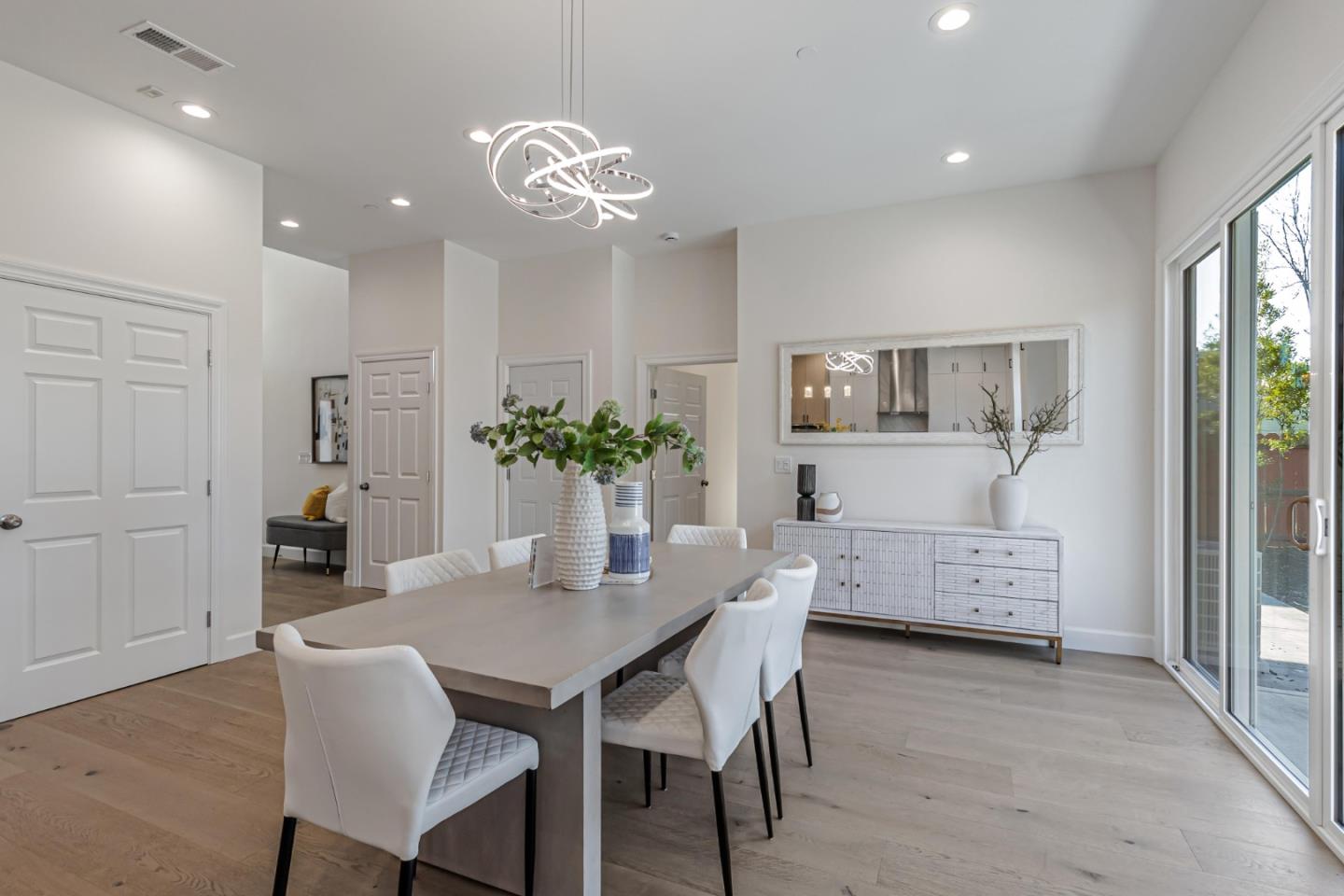 Detail Gallery Image 25 of 44 For 304-308 Redwood Ave, Redwood City,  CA 94061 - 7 Beds | 5/1 Baths