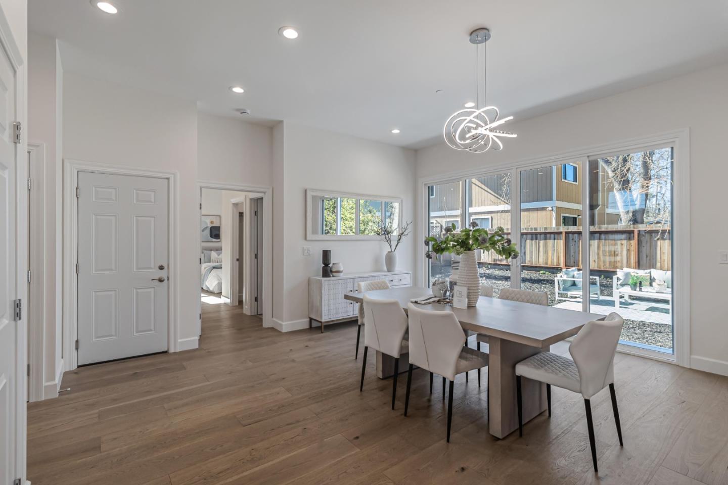 Detail Gallery Image 26 of 44 For 304-308 Redwood Ave, Redwood City,  CA 94061 - 7 Beds | 5/1 Baths