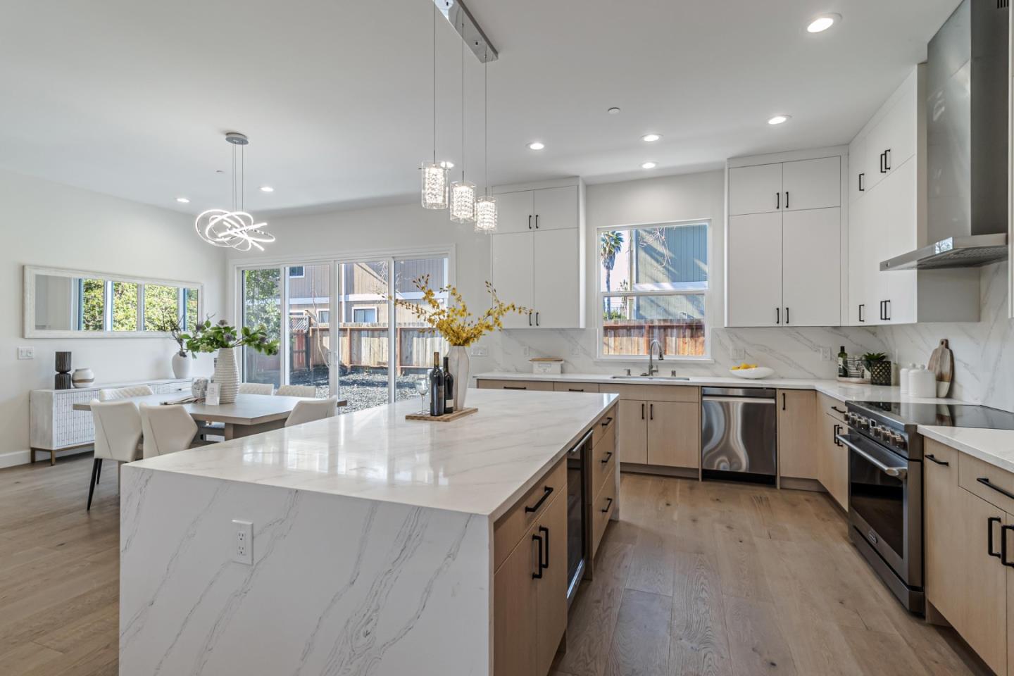 Detail Gallery Image 4 of 44 For 304-308 Redwood Ave, Redwood City,  CA 94061 - 7 Beds | 5/1 Baths