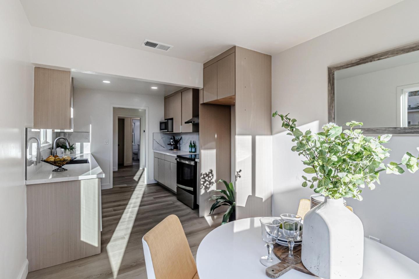 Detail Gallery Image 42 of 44 For 304-308 Redwood Ave, Redwood City,  CA 94061 - 7 Beds | 5/1 Baths