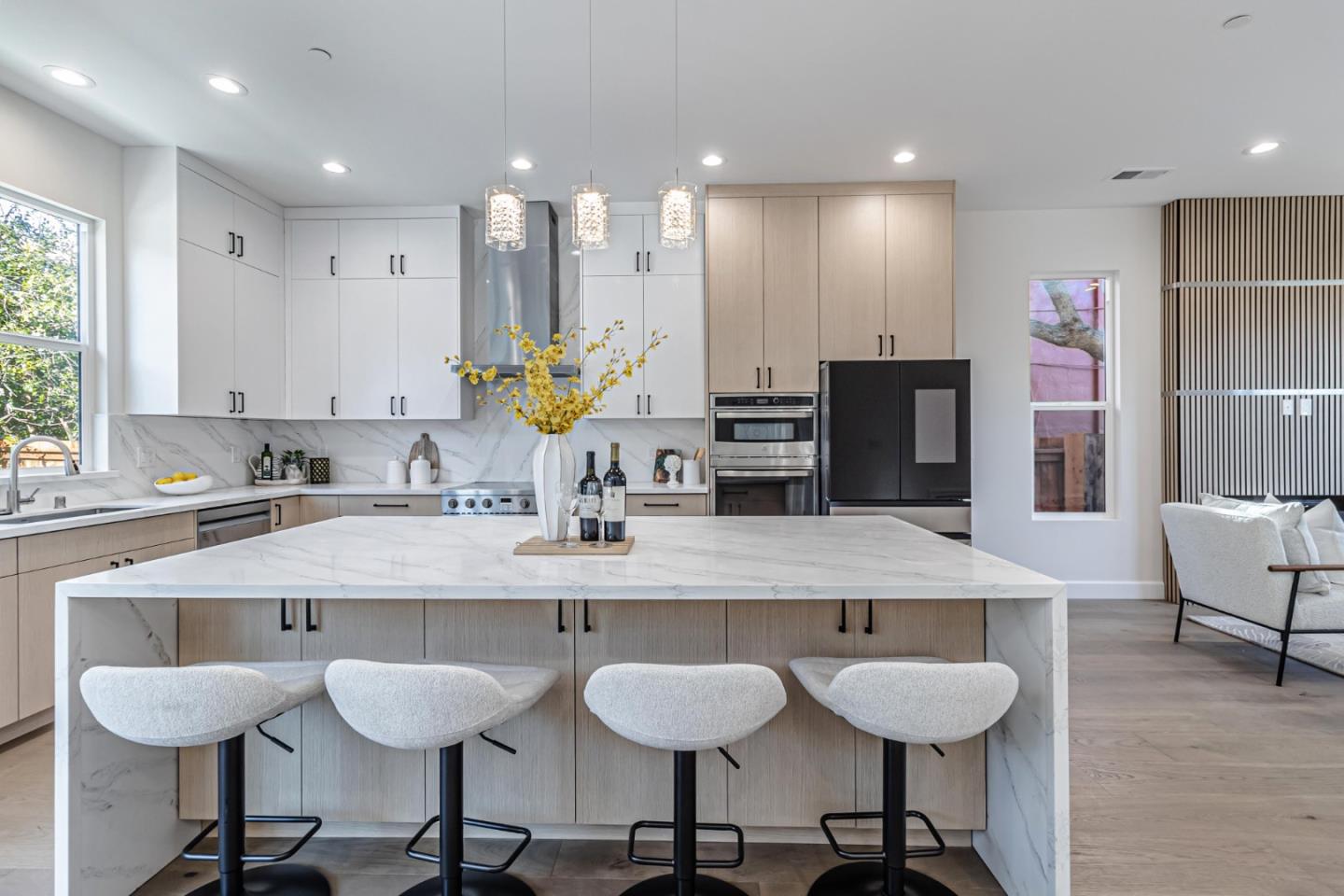 Detail Gallery Image 6 of 44 For 304-308 Redwood Ave, Redwood City,  CA 94061 - 7 Beds | 5/1 Baths