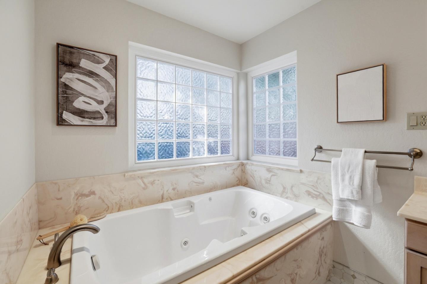 Detail Gallery Image 20 of 28 For 4792 Englewood Dr, San Jose,  CA 95129 - 4 Beds | 3 Baths