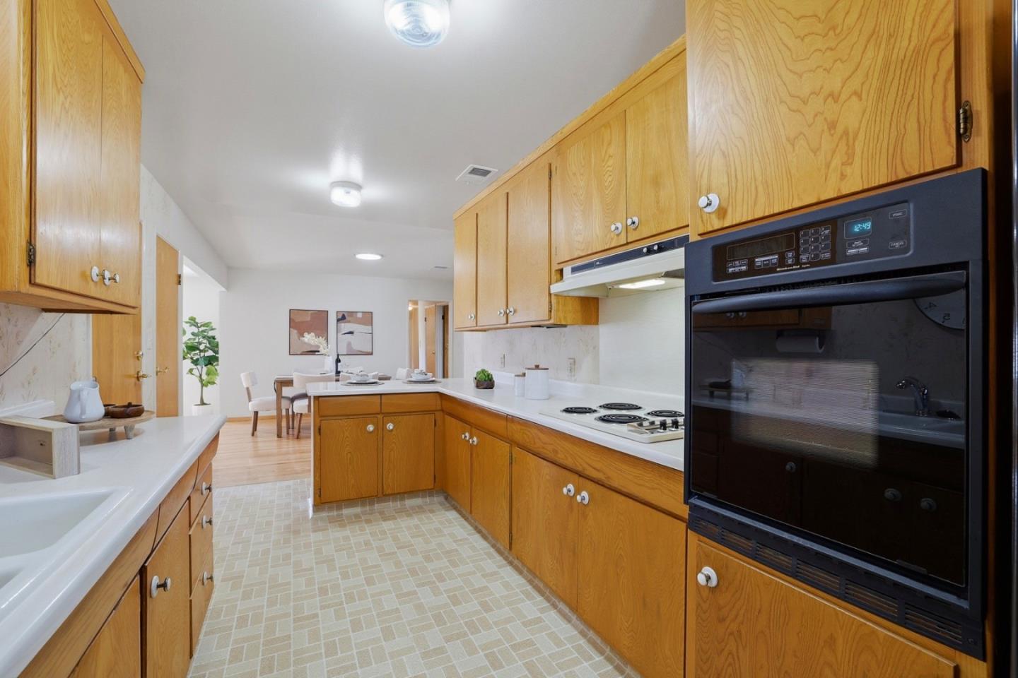 Detail Gallery Image 6 of 28 For 4792 Englewood Dr, San Jose,  CA 95129 - 4 Beds | 3 Baths