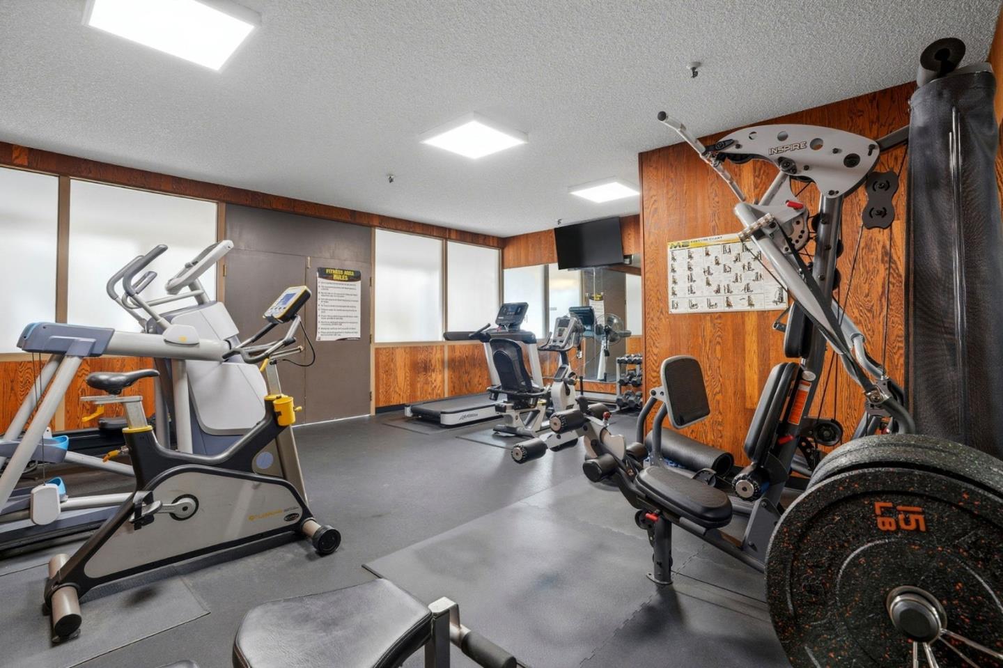 Detail Gallery Image 25 of 30 For 525 Almer Rd #106,  Burlingame,  CA 94010 - 2 Beds | 2 Baths