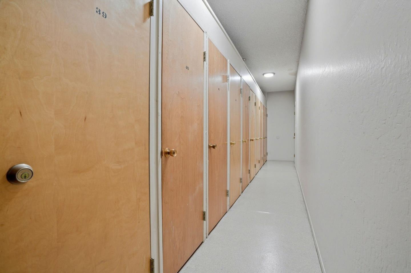 Detail Gallery Image 26 of 30 For 525 Almer Rd #106,  Burlingame,  CA 94010 - 2 Beds | 2 Baths