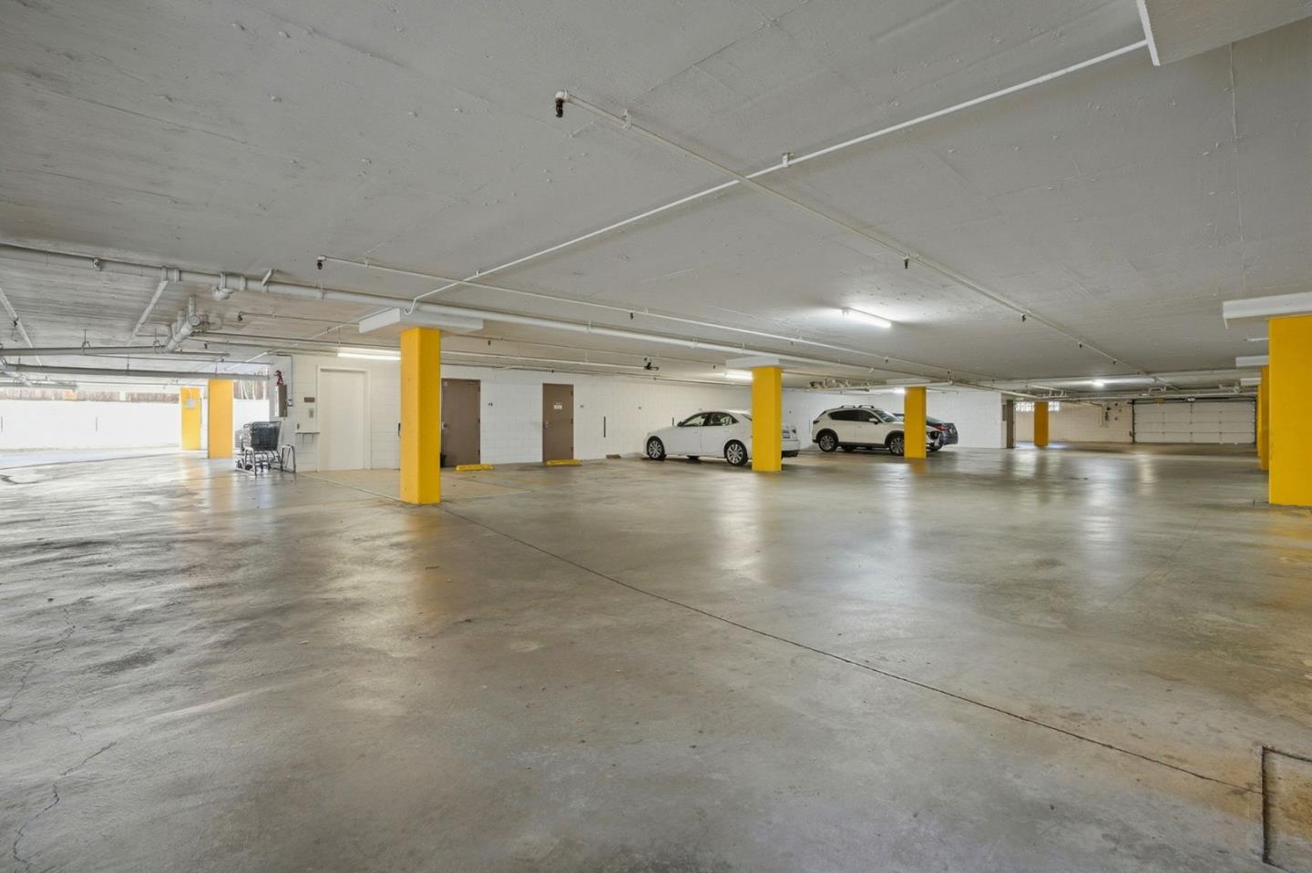 Detail Gallery Image 27 of 30 For 525 Almer Rd #106,  Burlingame,  CA 94010 - 2 Beds | 2 Baths