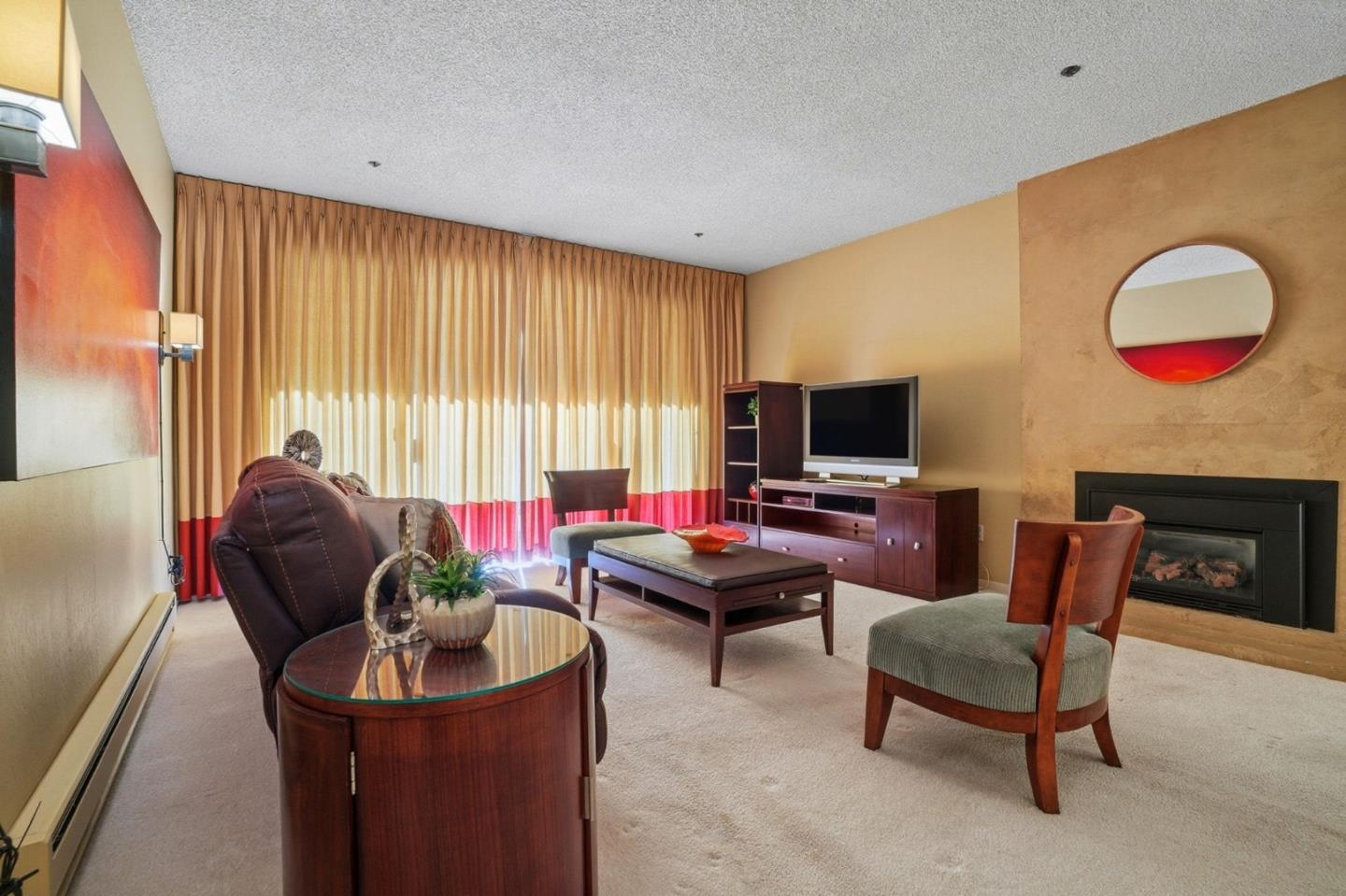 Detail Gallery Image 8 of 30 For 525 Almer Rd #106,  Burlingame,  CA 94010 - 2 Beds | 2 Baths