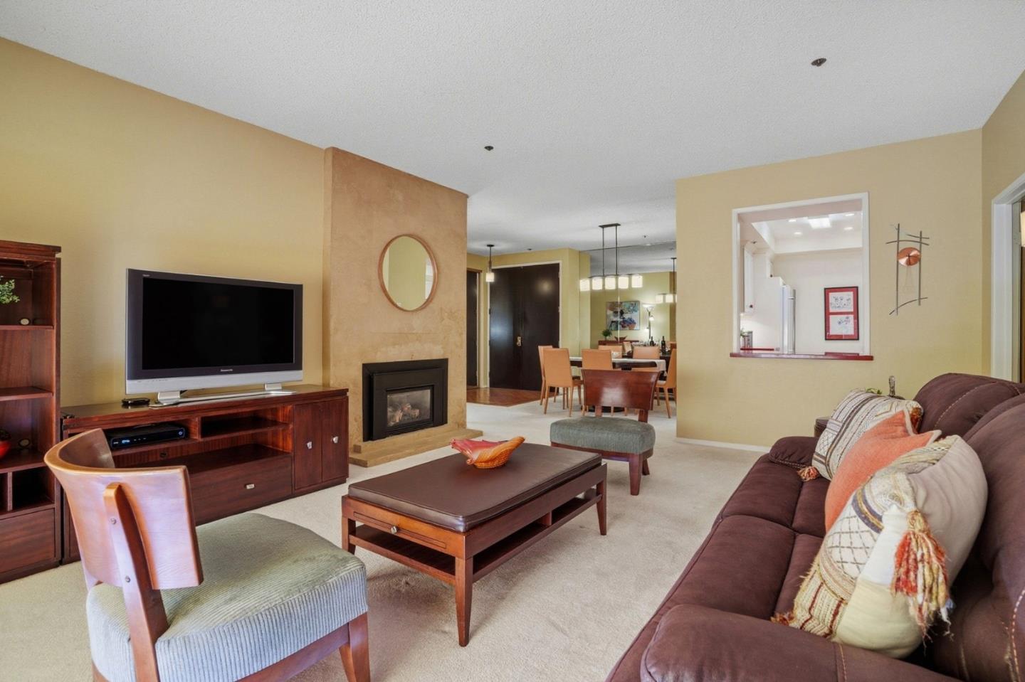 Detail Gallery Image 9 of 30 For 525 Almer Rd #106,  Burlingame,  CA 94010 - 2 Beds | 2 Baths