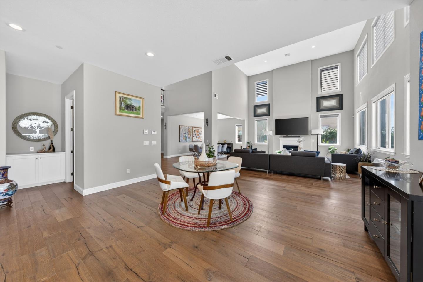 Detail Gallery Image 14 of 59 For 18675 Corte Paterna, Morgan Hill,  CA 95037 - 4 Beds | 3/1 Baths