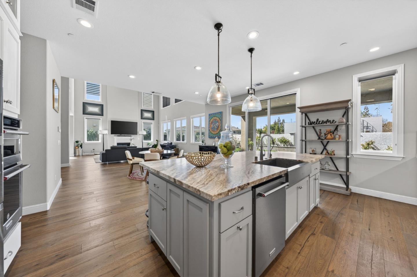 Detail Gallery Image 18 of 59 For 18675 Corte Paterna, Morgan Hill,  CA 95037 - 4 Beds | 3/1 Baths