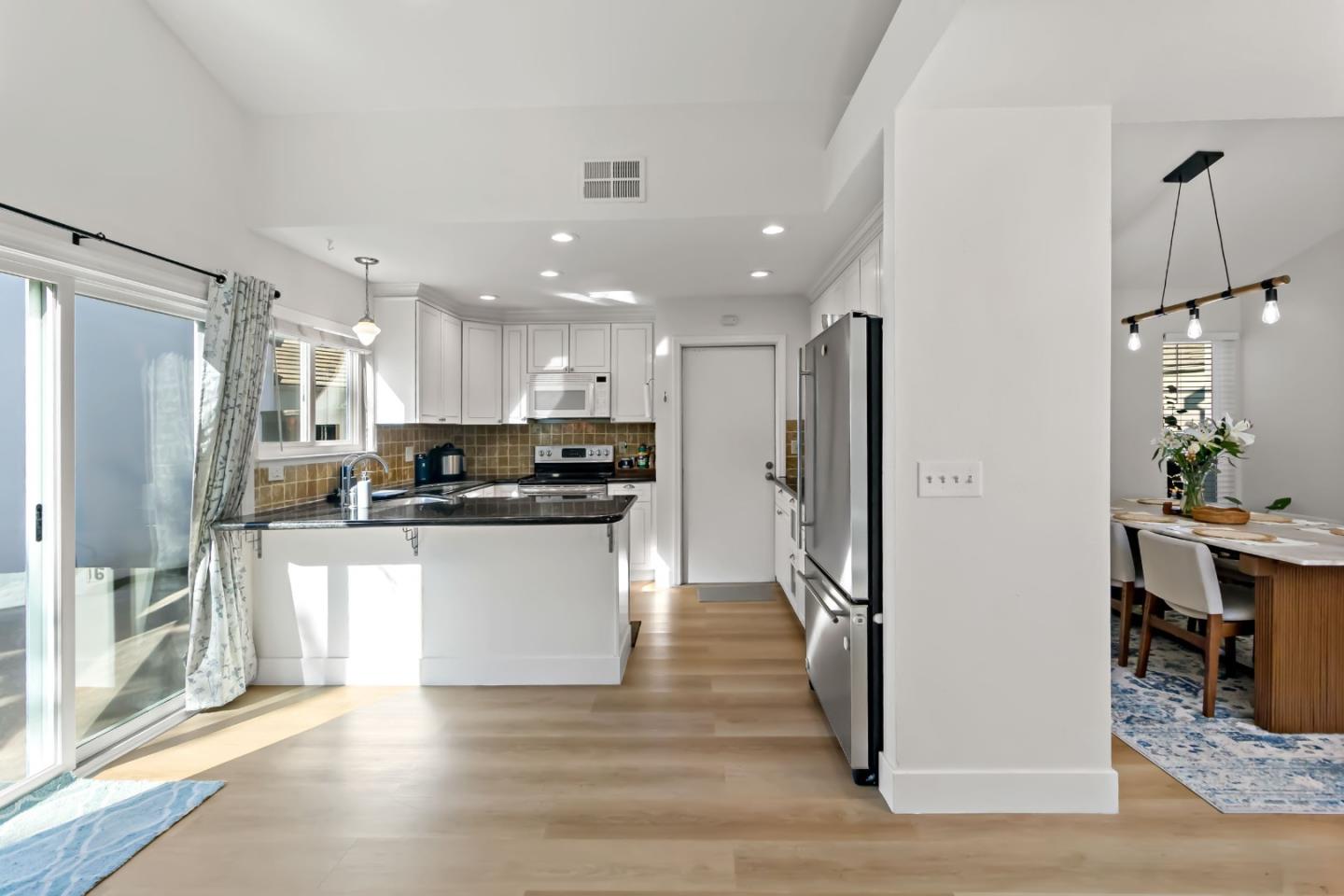 Detail Gallery Image 17 of 59 For 1315 Kelly Park Cir, Morgan Hill,  CA 95037 - 3 Beds | 2 Baths