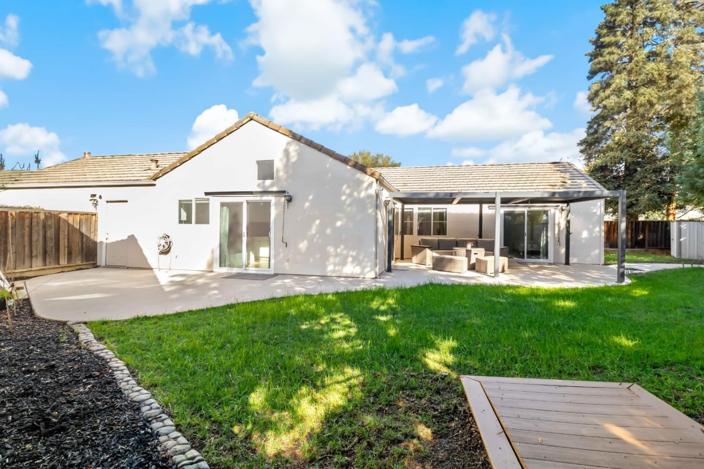 Detail Gallery Image 2 of 59 For 1315 Kelly Park Cir, Morgan Hill,  CA 95037 - 3 Beds | 2 Baths